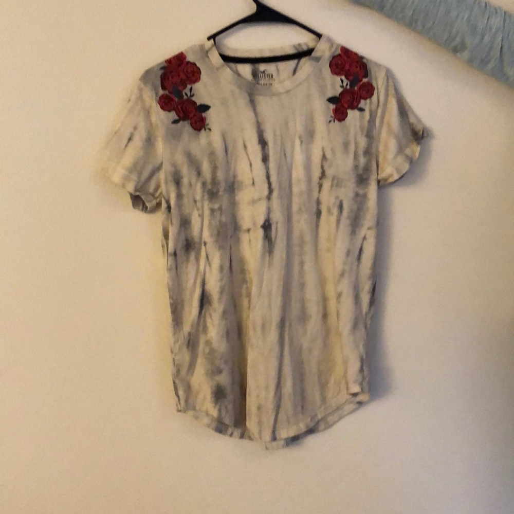 Hollister curved hem tee